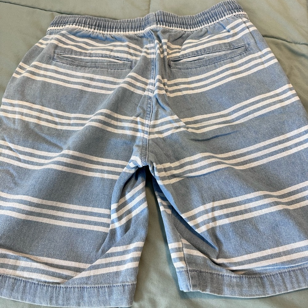 Blue and white striped casual men’s shorts